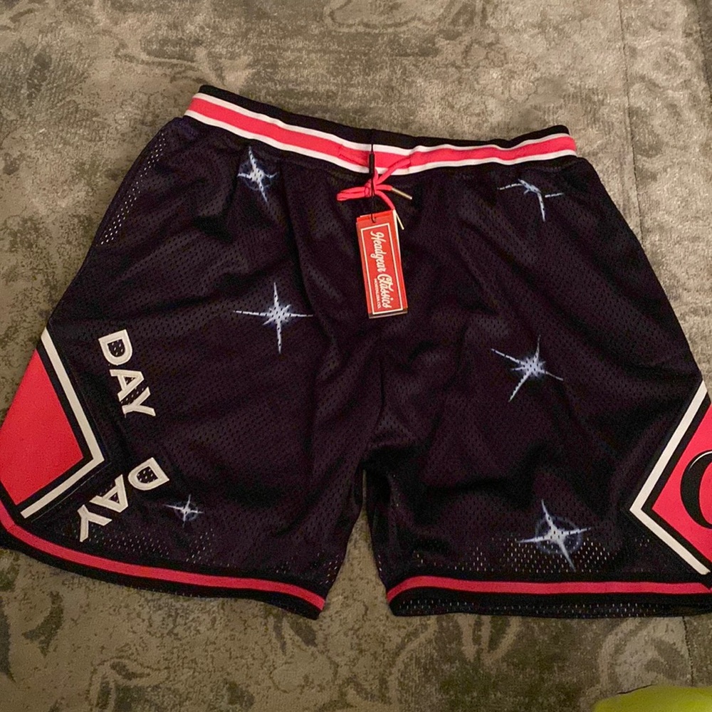 Men’s Headgear Classics Pinky’s Records Day Day Basketball Shorts XL